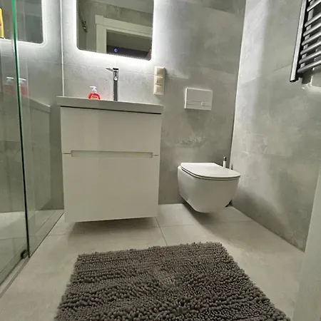 Ministay 1 *